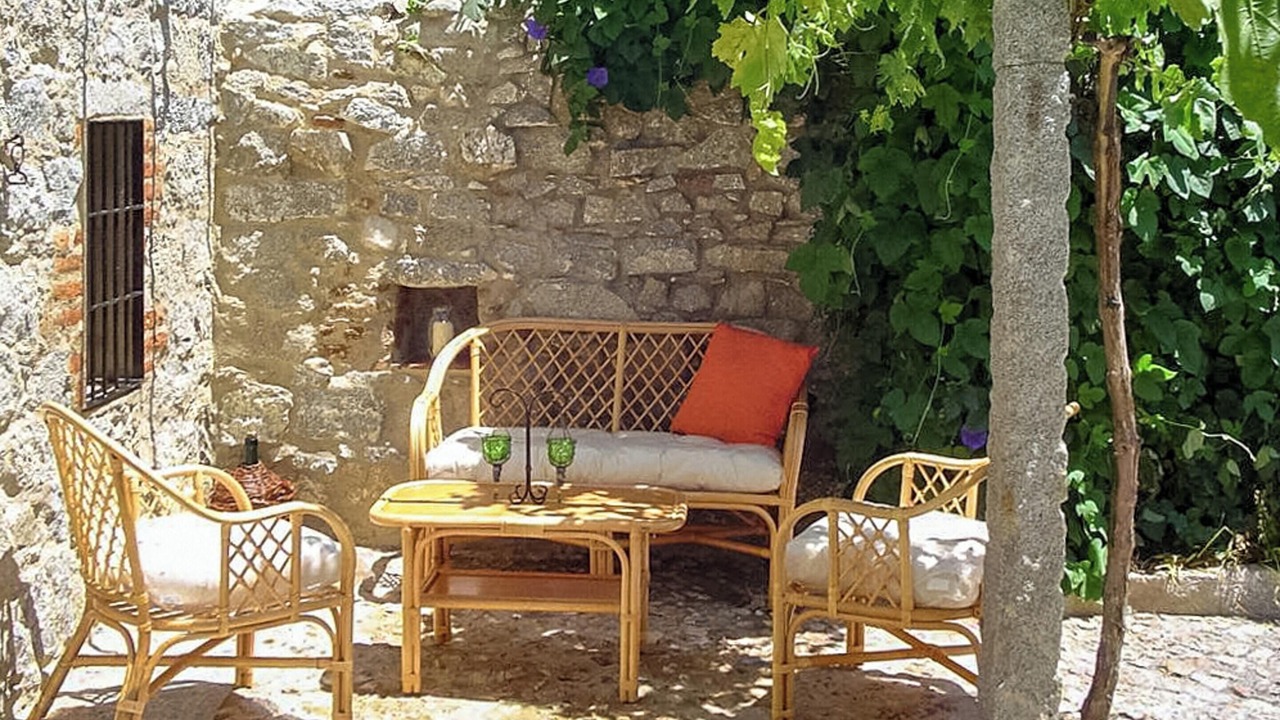 Photo of Outdoor in Anora
