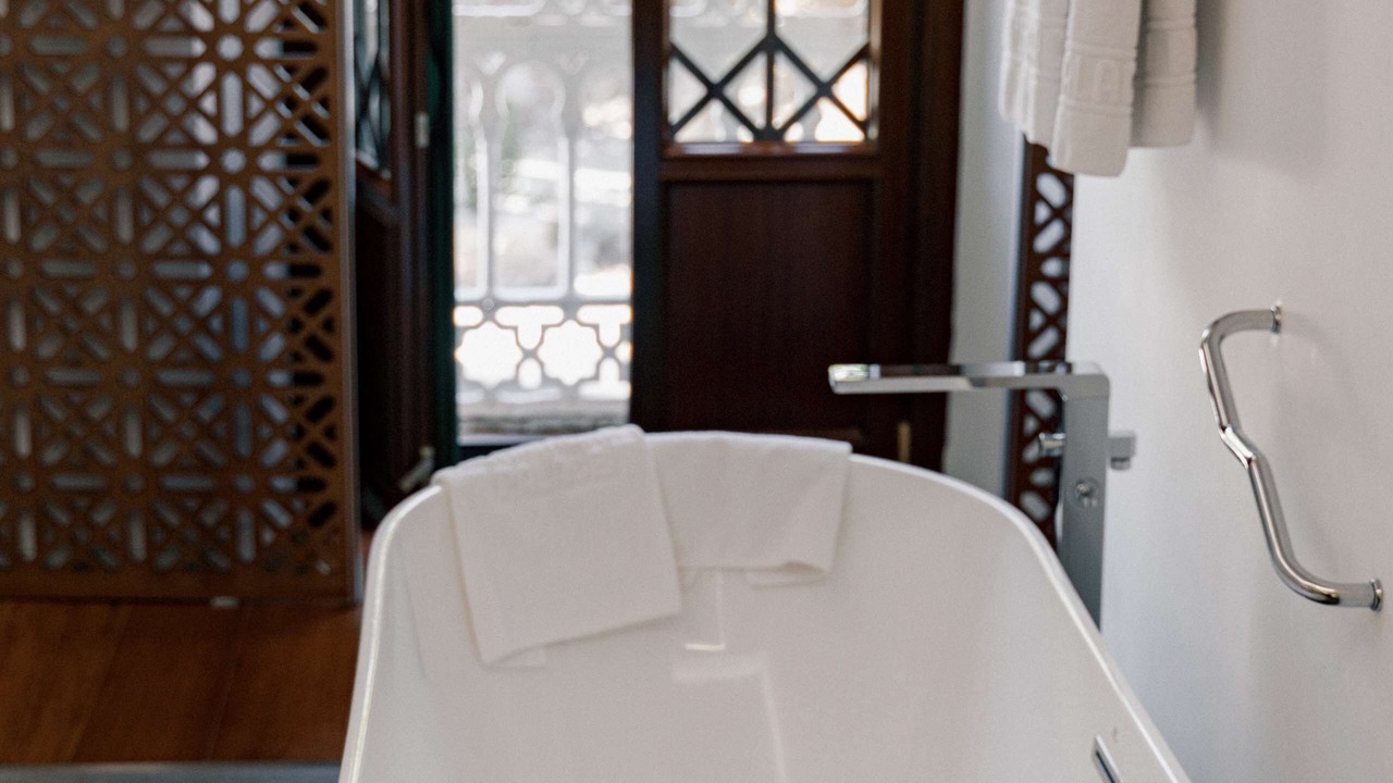 Photo of Bathroom in Central District