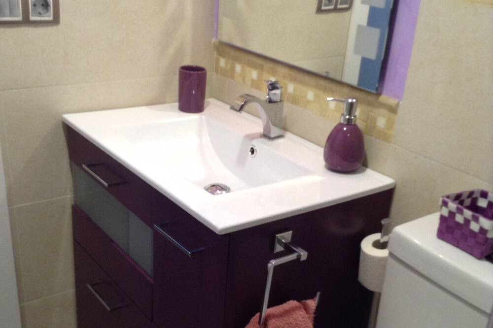 Photo of Bathroom in La Trinidad-San Juan y Todos los Santos