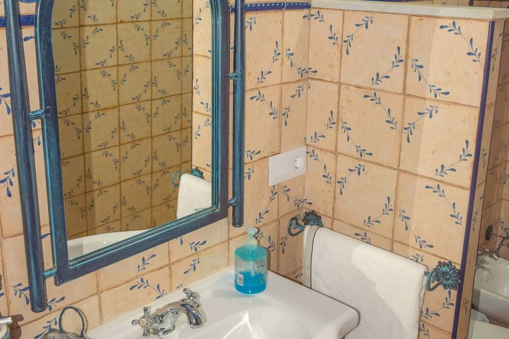 Photo of Bathroom in Penaflor