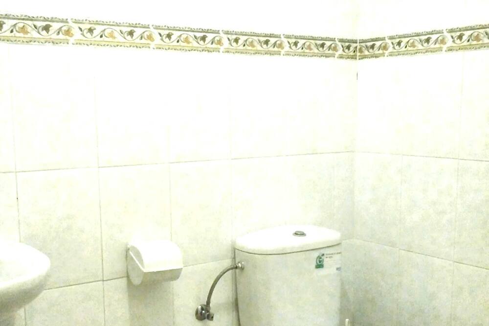 Photo of Bathroom in Navaluenga