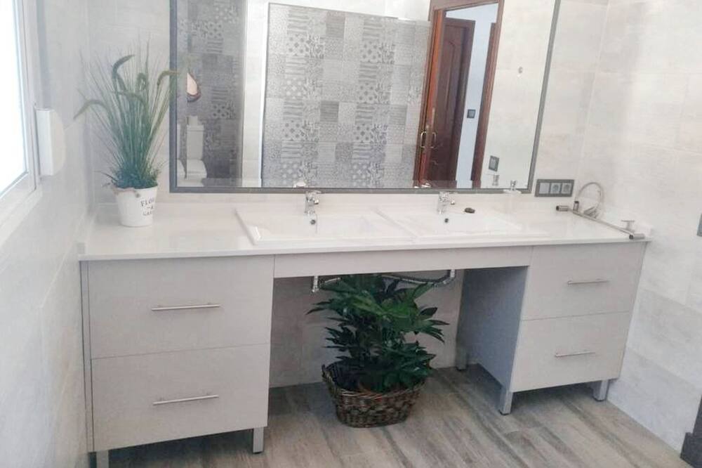 Photo of Bathroom in Prado del Rey