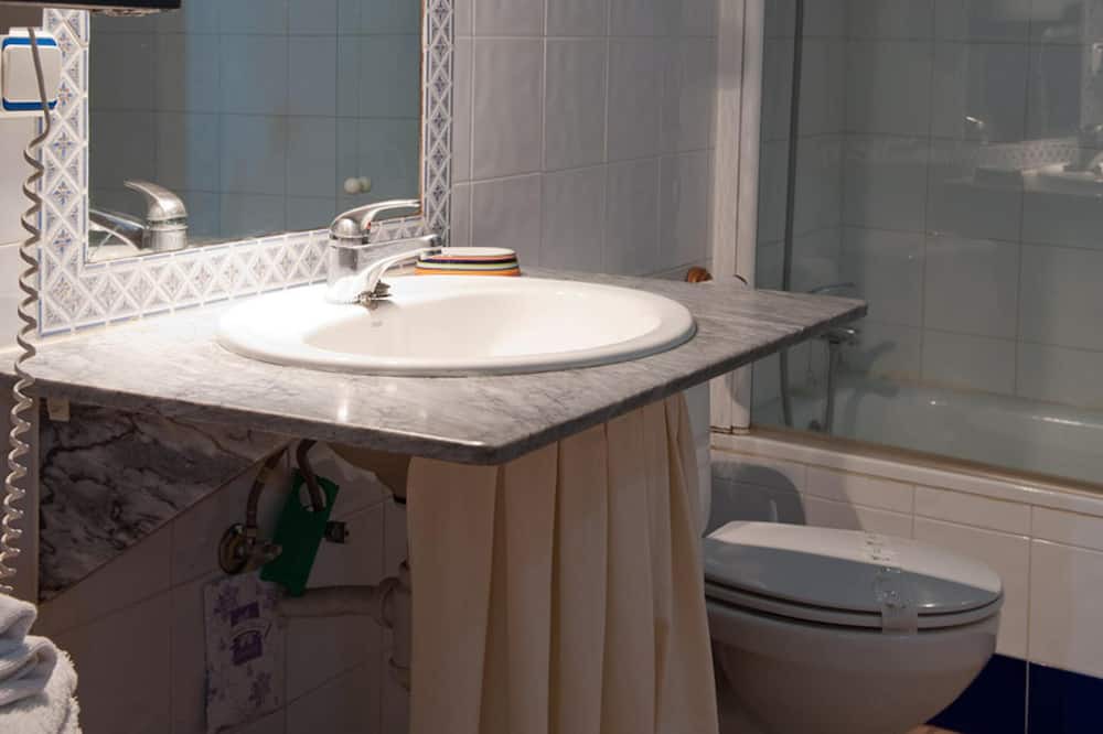 Photo of Bathroom in Robledillo de Gata