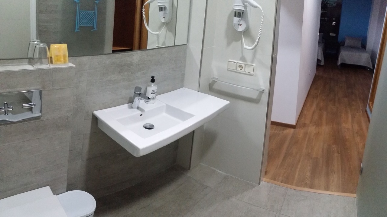 Photo of Bathroom in Lepe