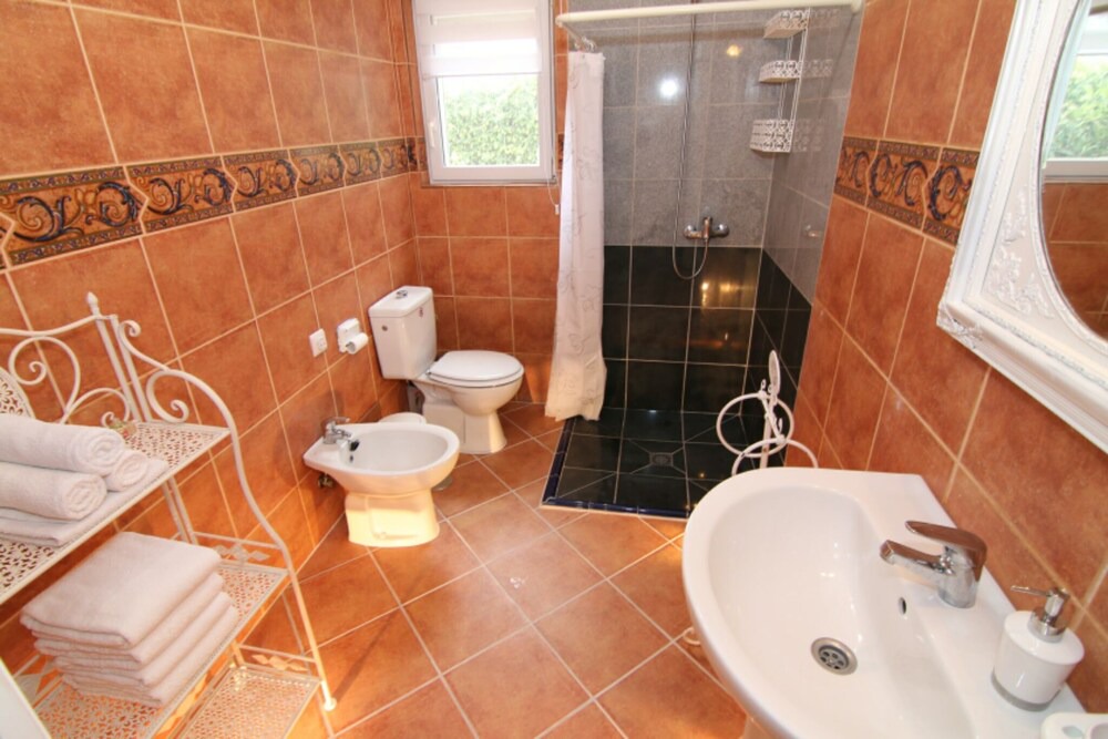 Photo of Bathroom in Canillas de Aceituno