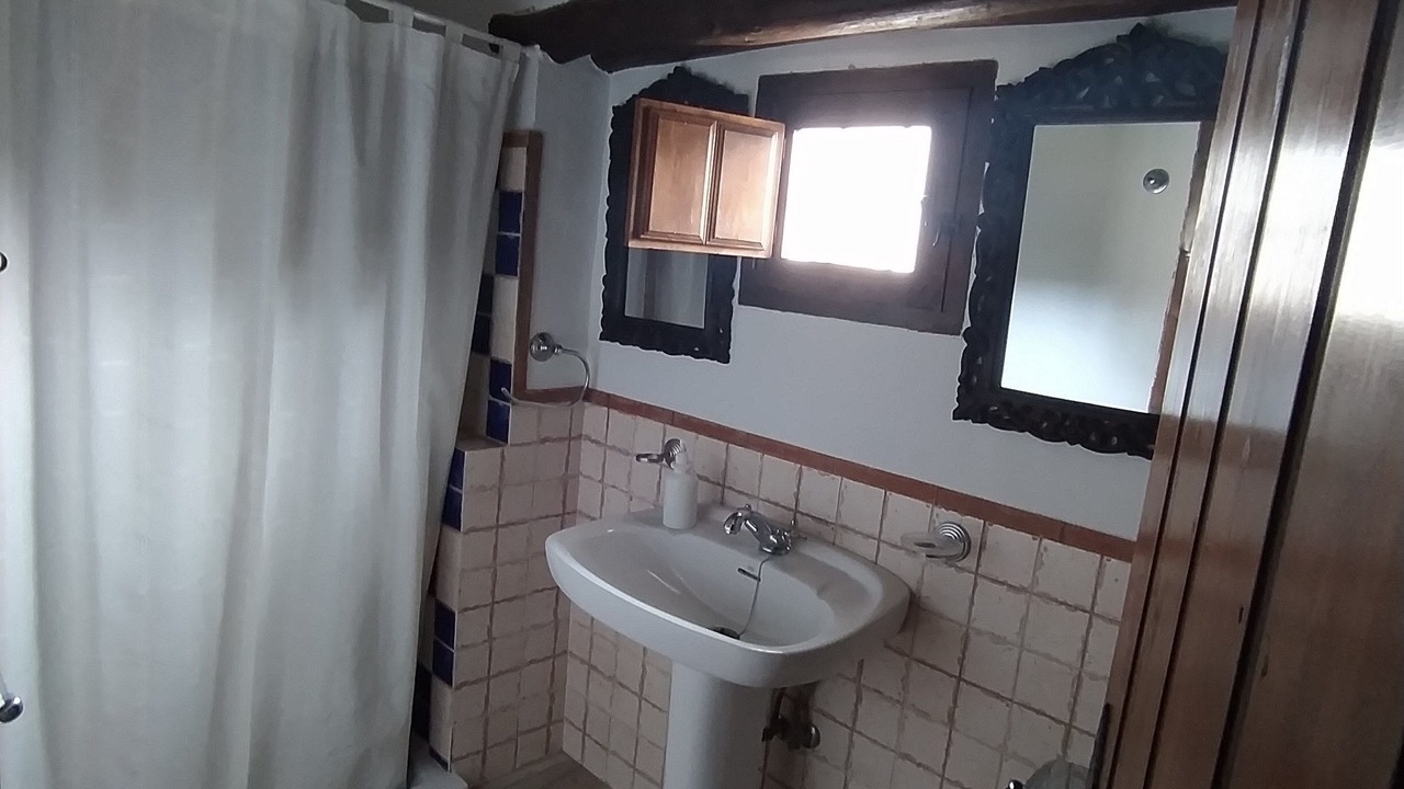 Photo of Bathroom in Algarinejo