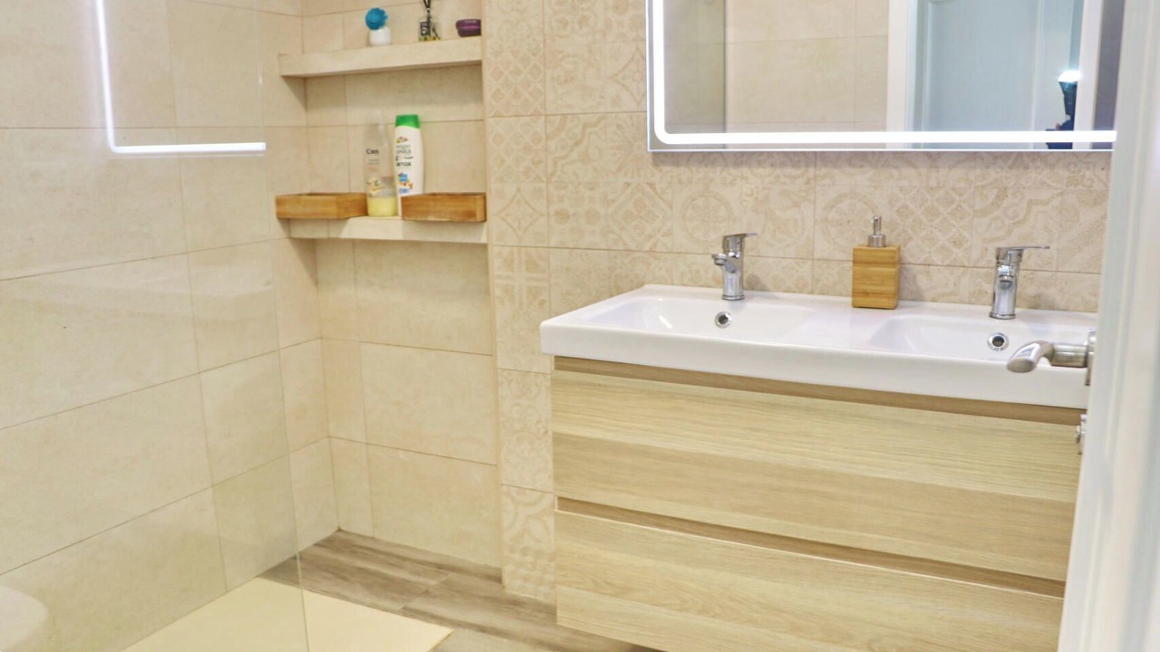 Photo of Bathroom in San Fernando