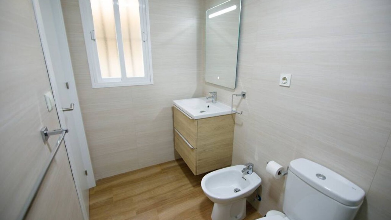 Photo of Bathroom in Feria