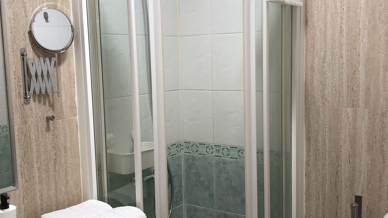 Photo of Bathroom in Central District