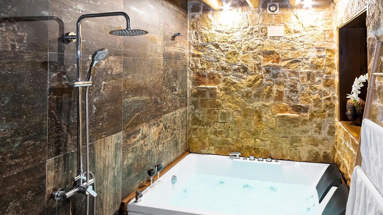 Photo of Bathroom in Castano del Robledo