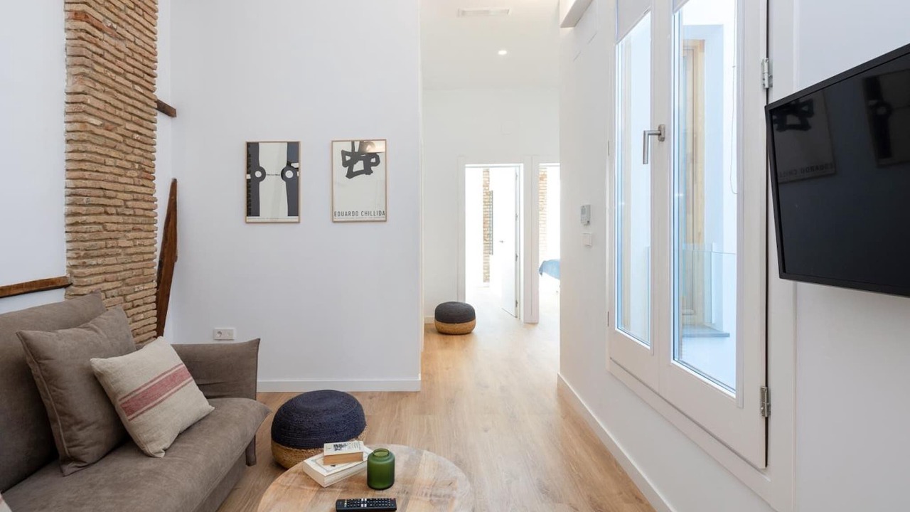 Photo of Livingroom in Central District