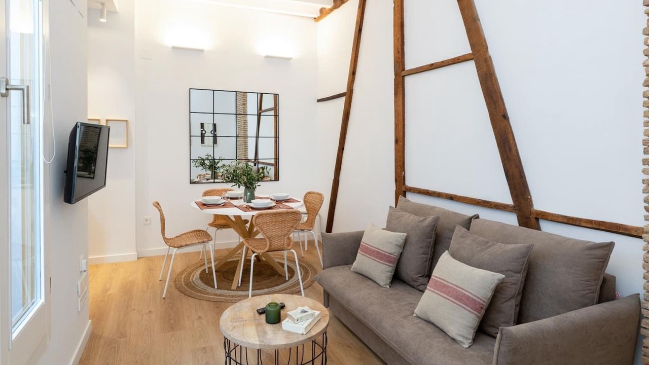 Photo of Livingroom in Central District