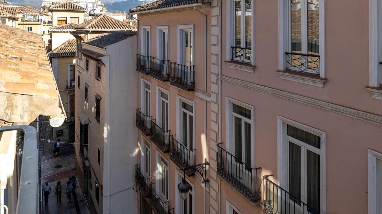 Photo of Patio Balcony in Central District