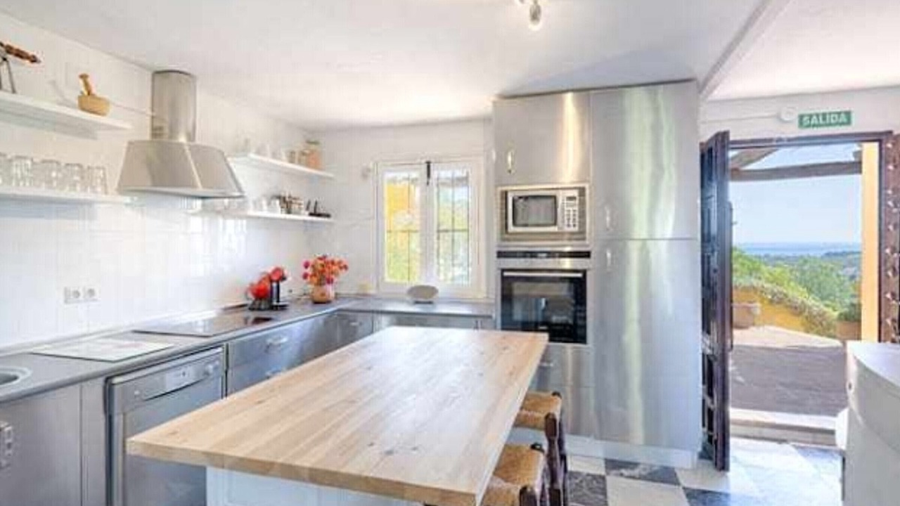 Photo of Kitchen in New Golden Mile