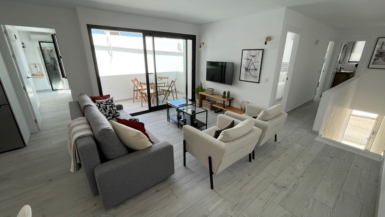 Photo of Livingroom in Vista de los Angeles-Rumina