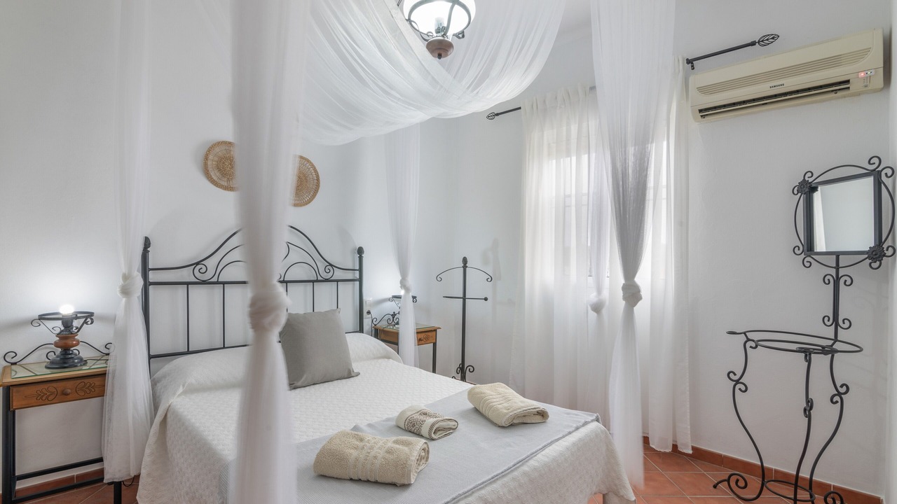 Photo of Bedroom in Moguer