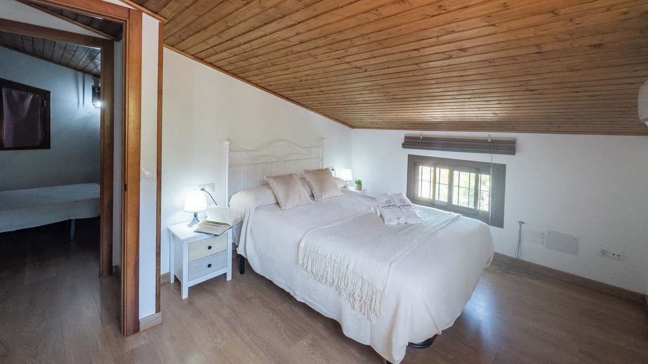 Photo of Bedroom in Alozaina