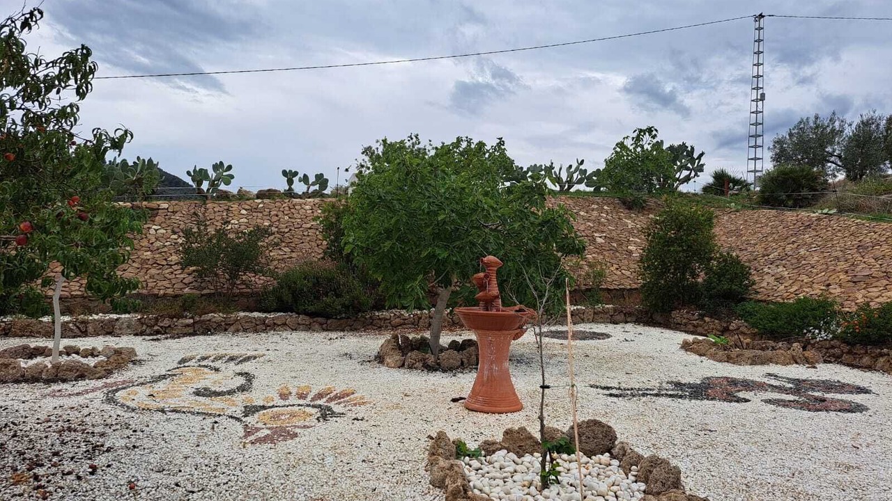 Photo of Outdoor in Alozaina