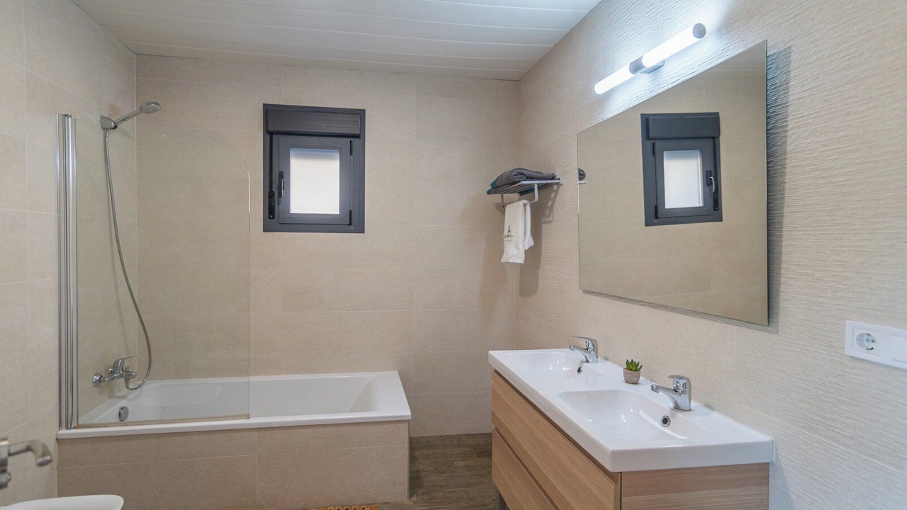 Photo of Bathroom in Arenas