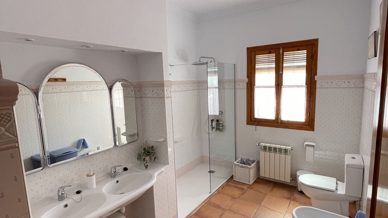 Photo of Bathroom in Alora