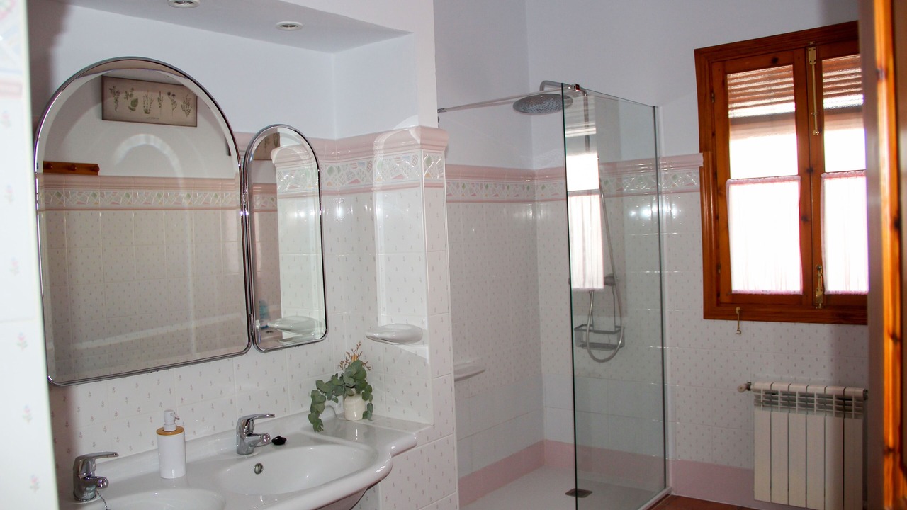 Photo of Bathroom in Alora
