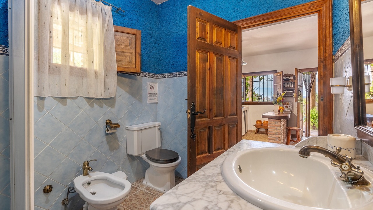 Photo of Bathroom in Orgiva
