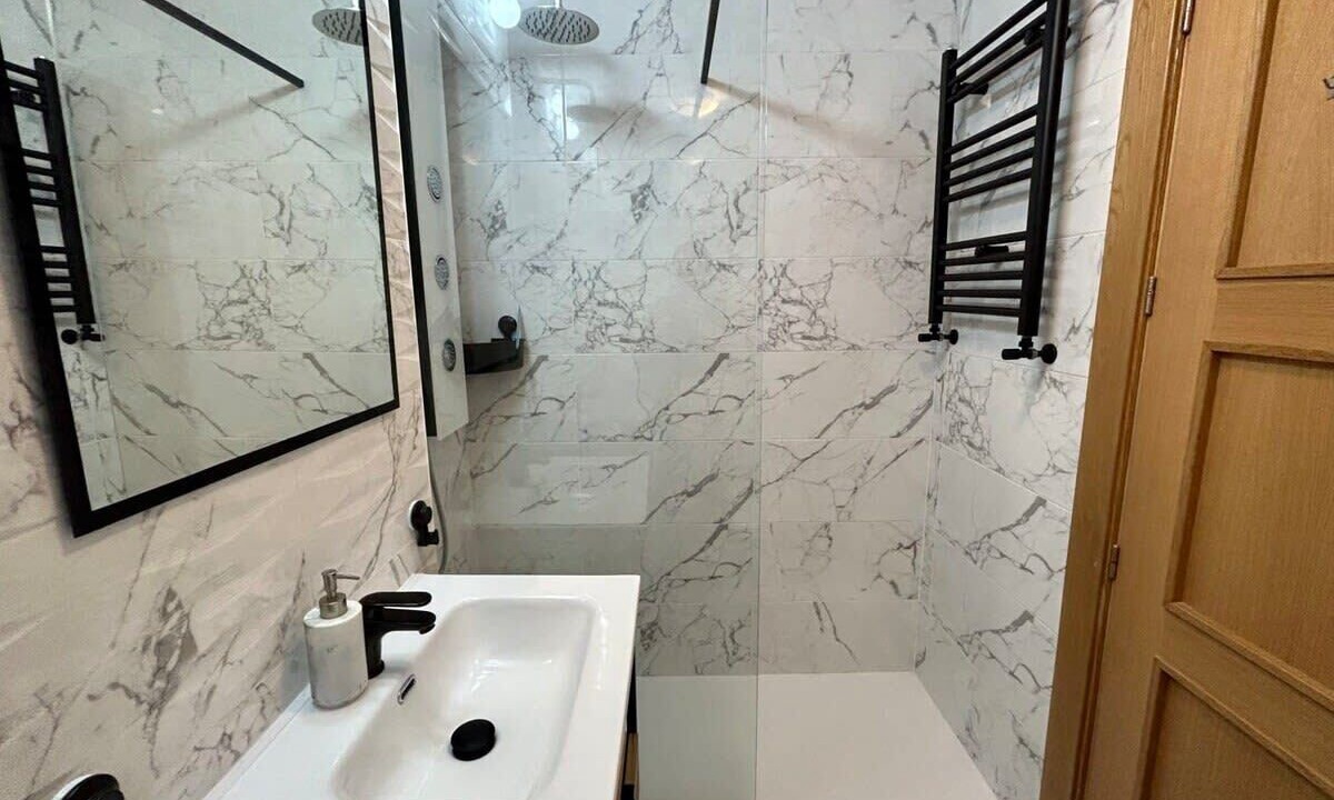 Photo of Bathroom in Roldan