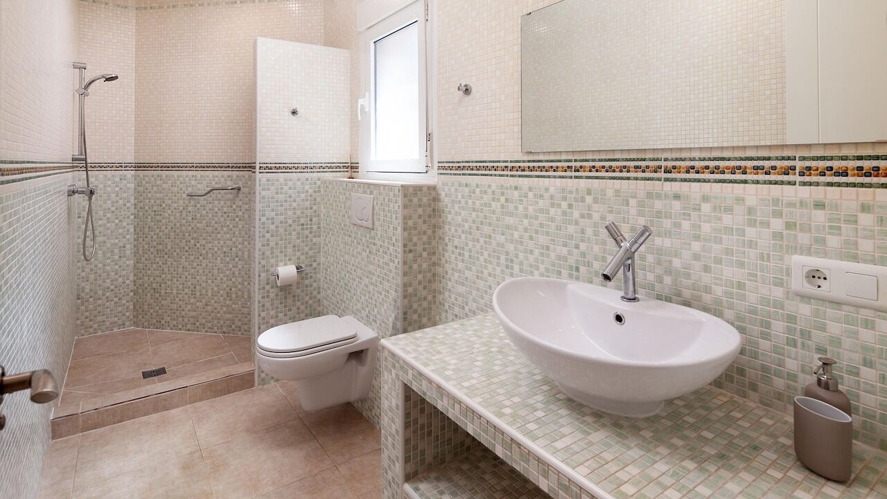 Photo of Bathroom in Arenas