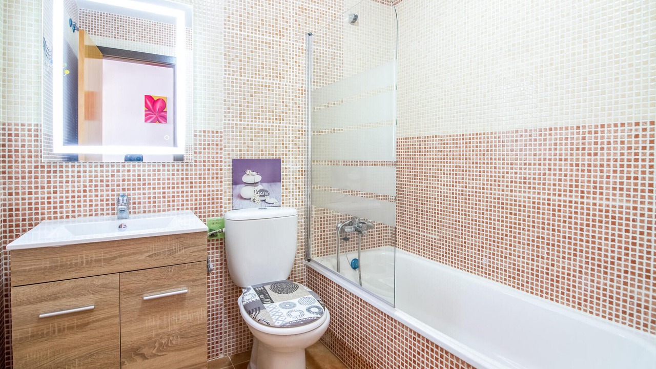 Photo of Bathroom in Los Geraeos