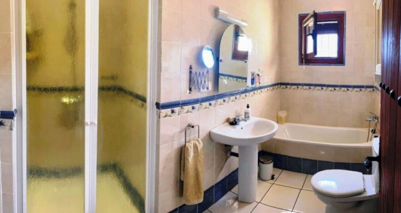 Photo of Bathroom in Lecrin Valley