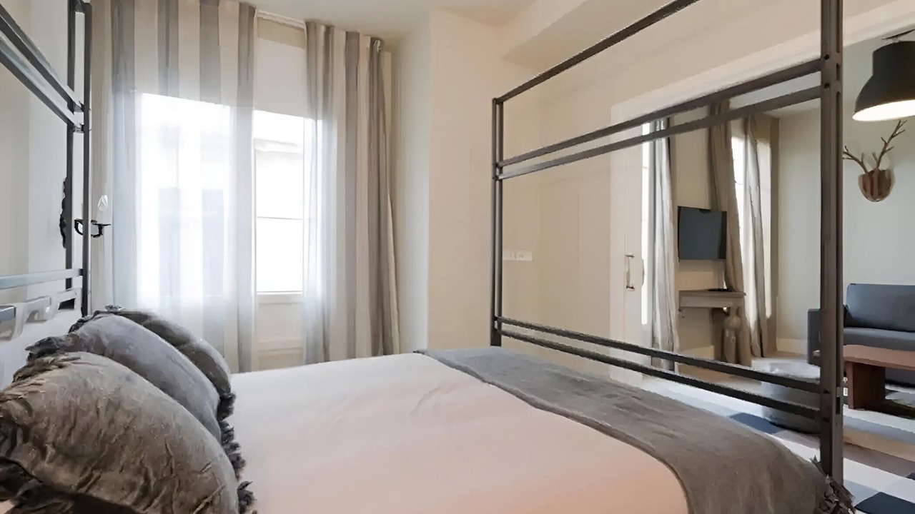 Photo of Bedroom in Central District