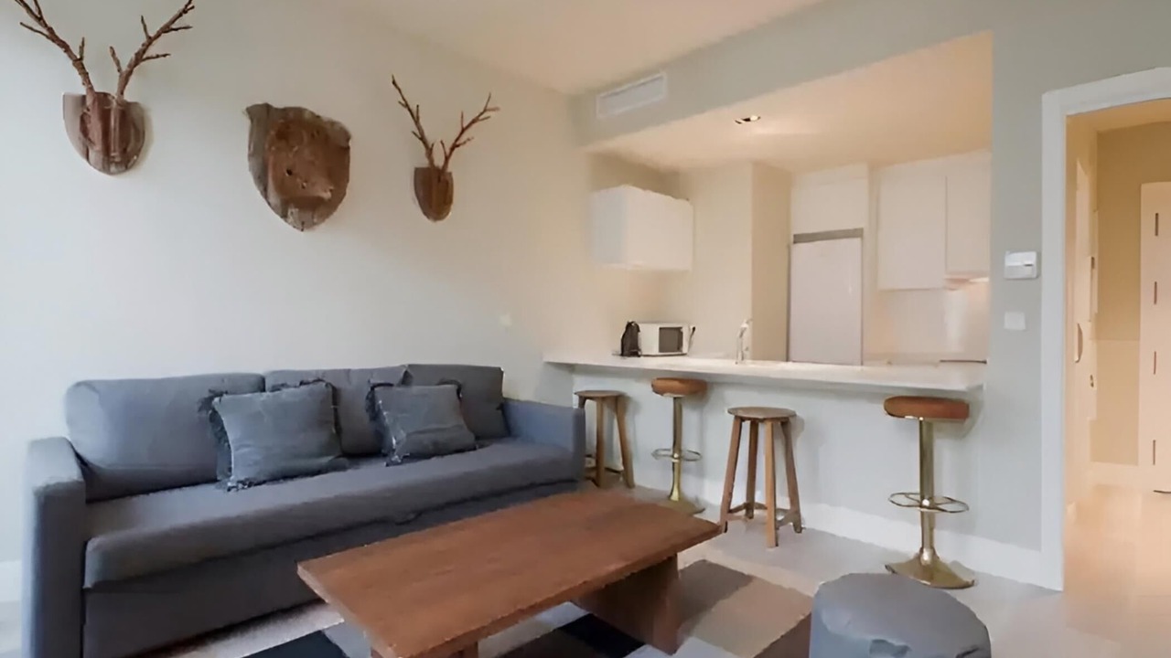 Photo of Livingroom in Central District