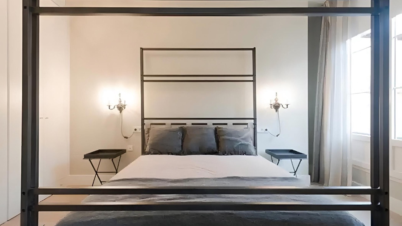 Photo of Bedroom in Central District
