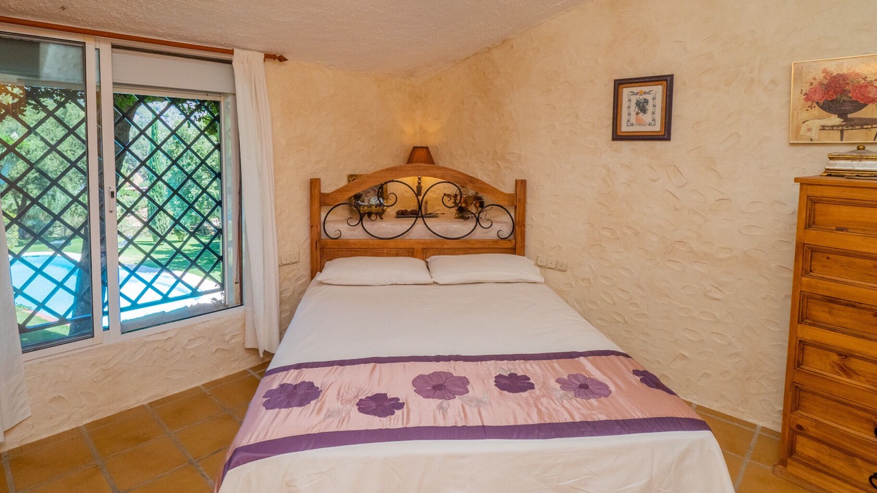 Photo of Bedroom in Coin