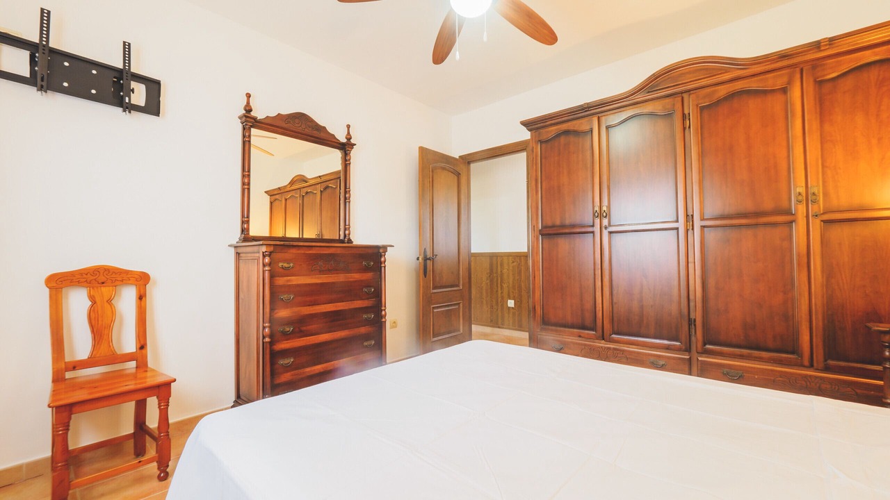 Photo of Bedroom in Coin