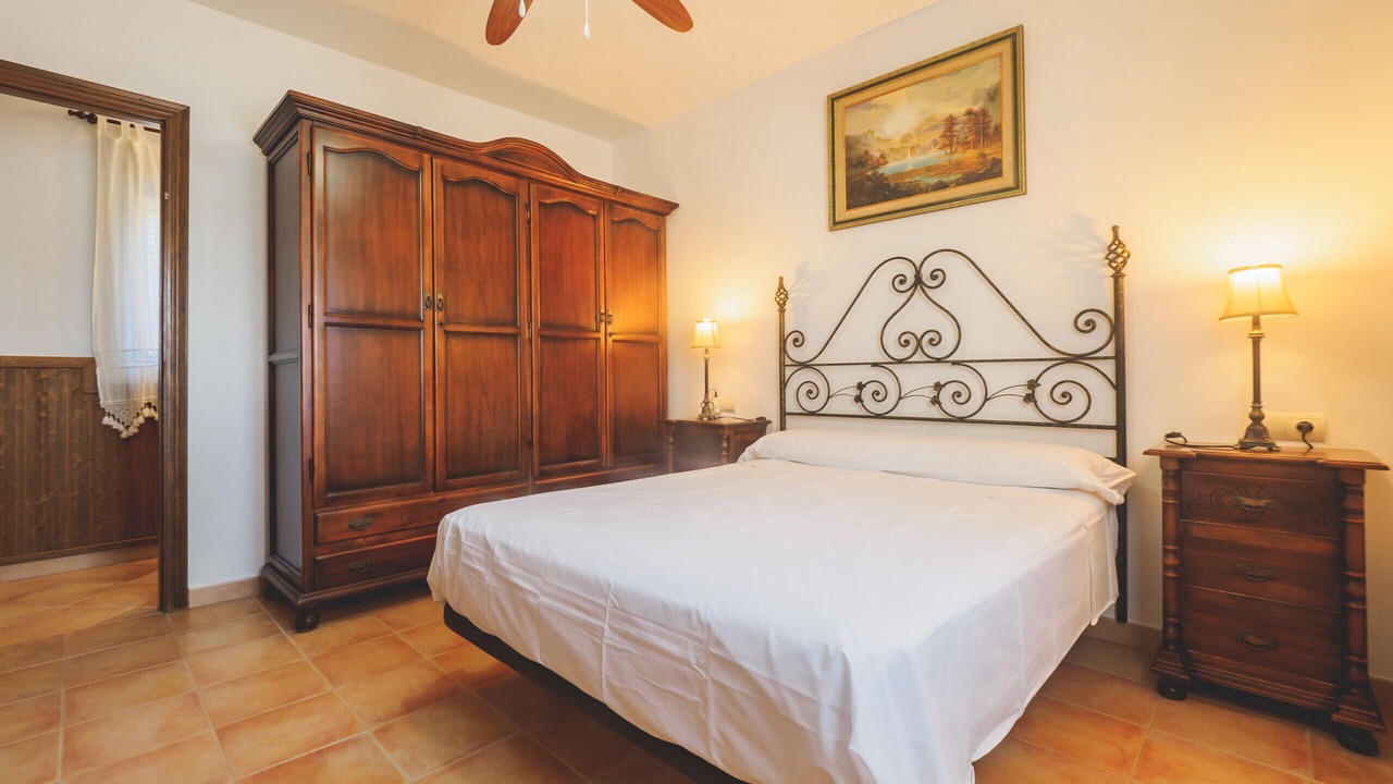 Photo of Bedroom in Coin