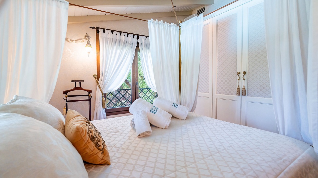 Photo of Bedroom in Coin