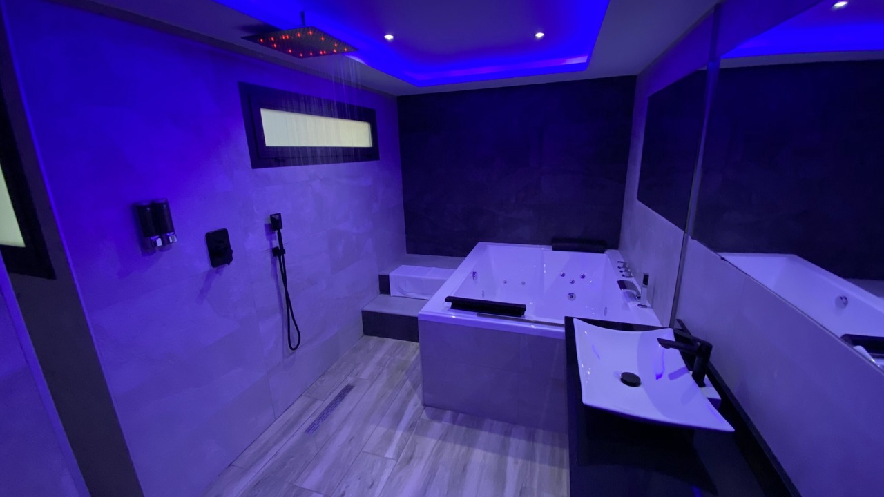 Photo of Bathroom in Linares