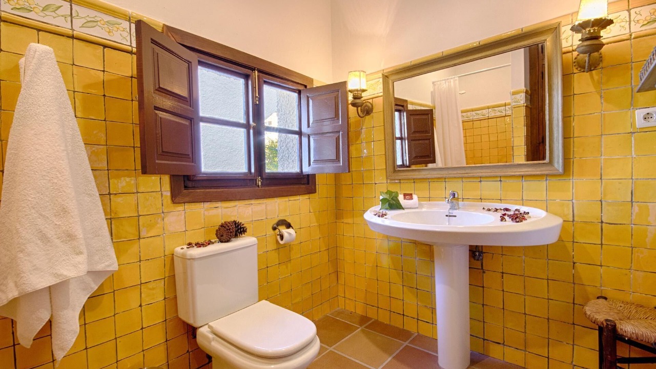 Photo of Bathroom in Alcaucin
