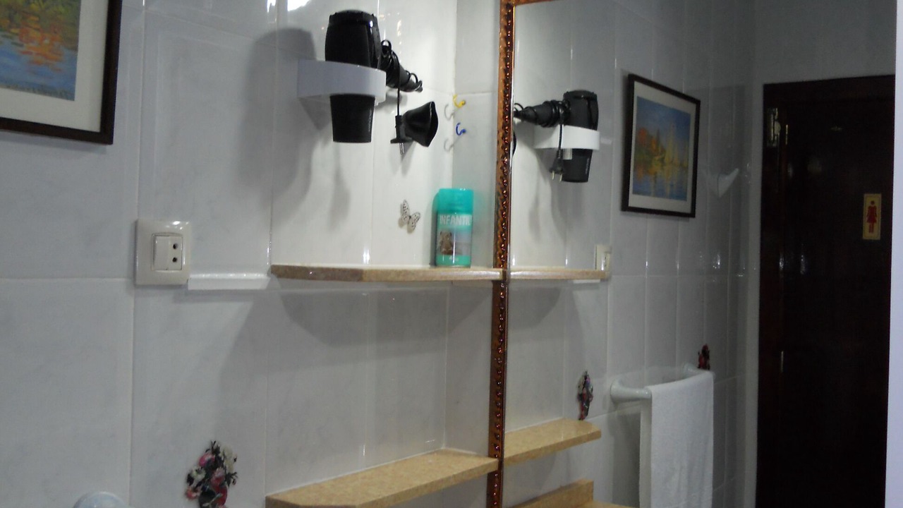 Photo of Bathroom in Alpandeire