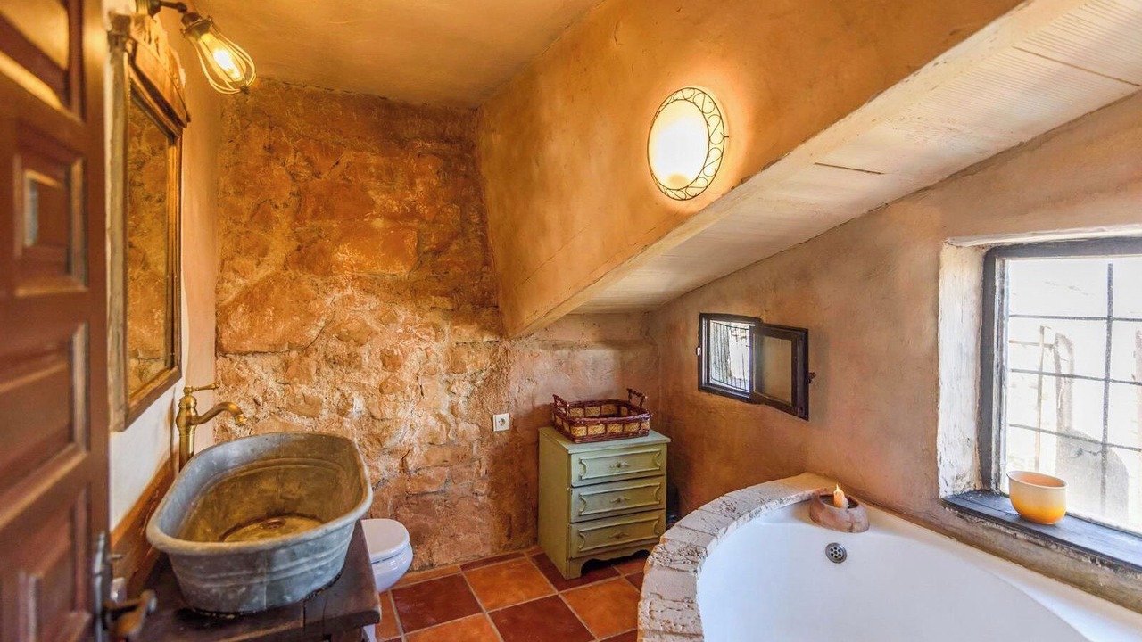 Photo of Bathroom in Algarinejo