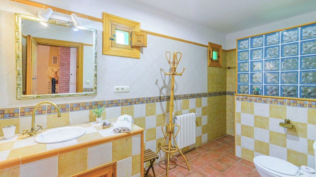 Photo of Bathroom in Orgiva