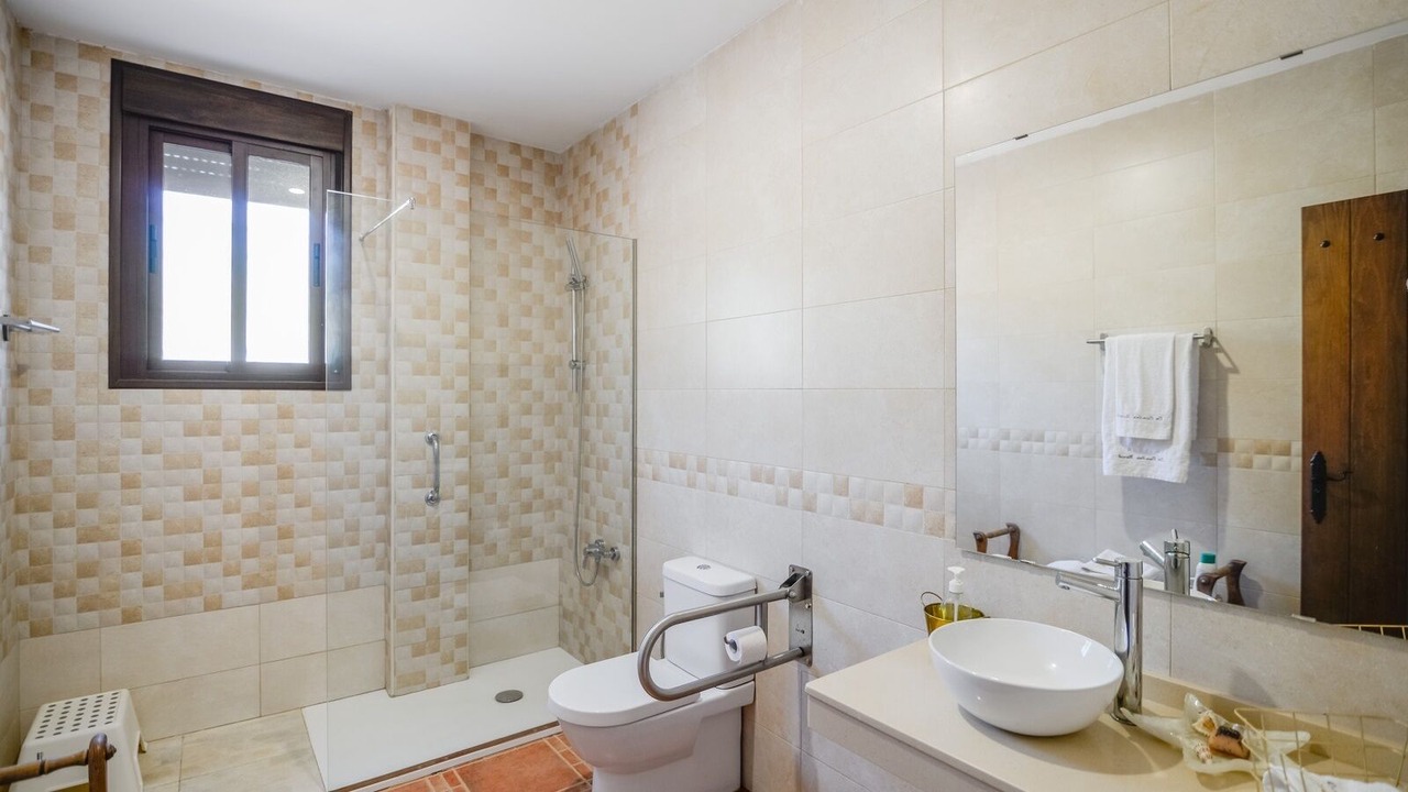 Photo of Bathroom in Villanueva del Trabuco