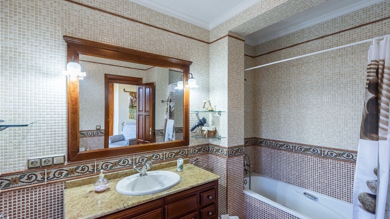 Photo of Bathroom in Cuevas del Becerro