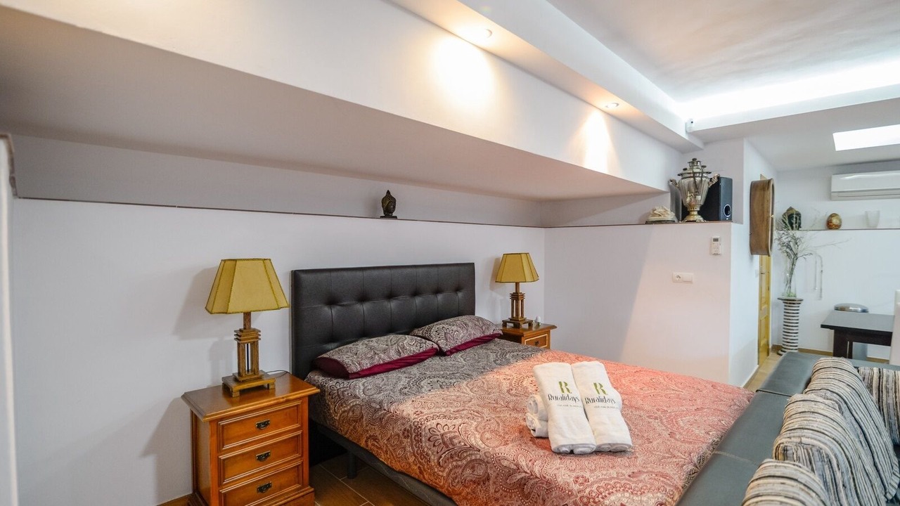 Photo of Bedroom in Coin