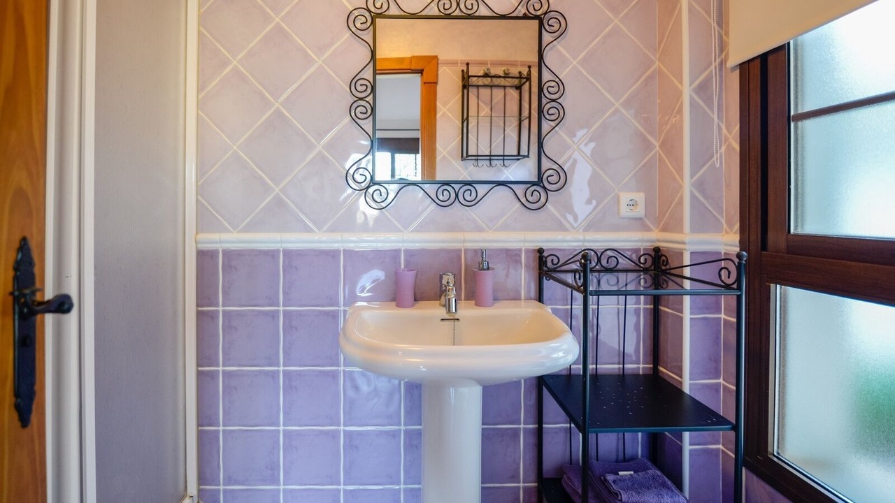 Photo of Bathroom in Coin
