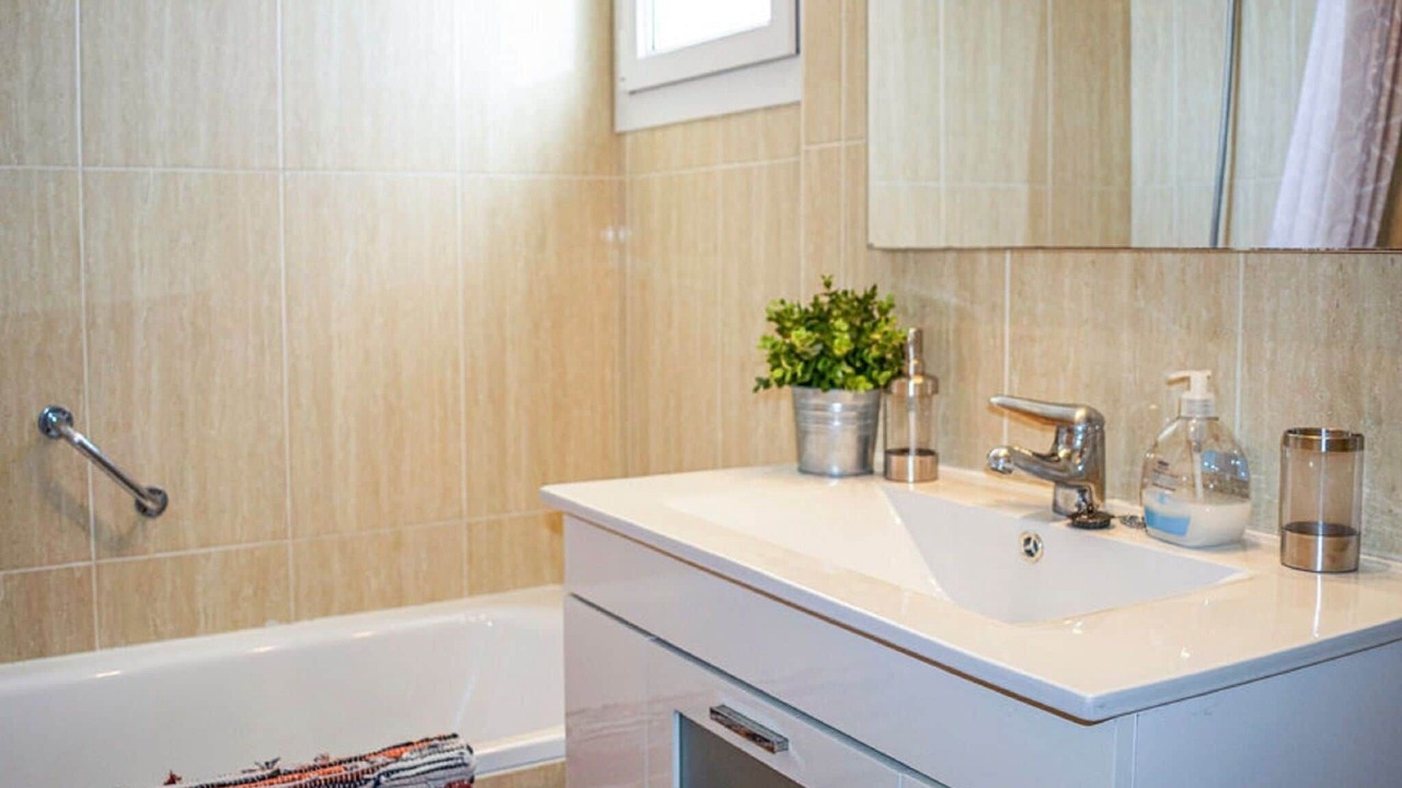 Photo of Bathroom in Alcorrin