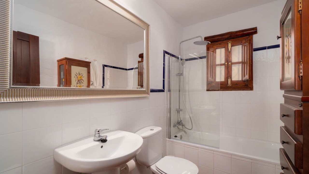 Photo of Bathroom in Alfarnatejo