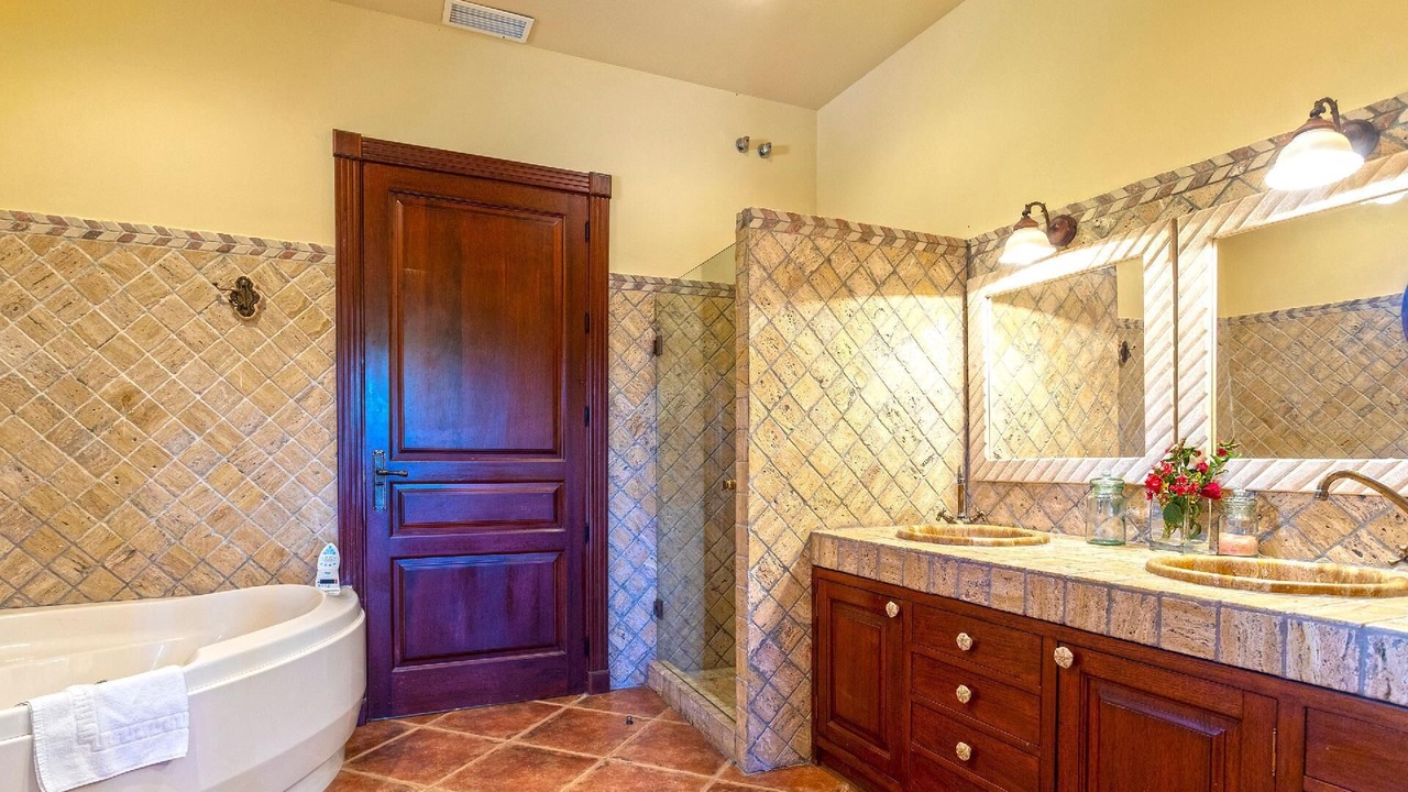 Photo of Bathroom in Alcaucin