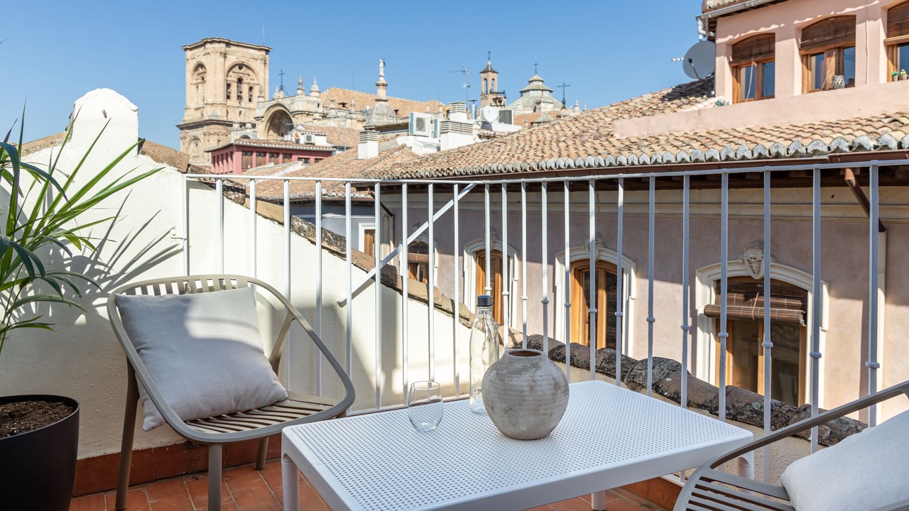 Photo of Patio Balcony in Central District
